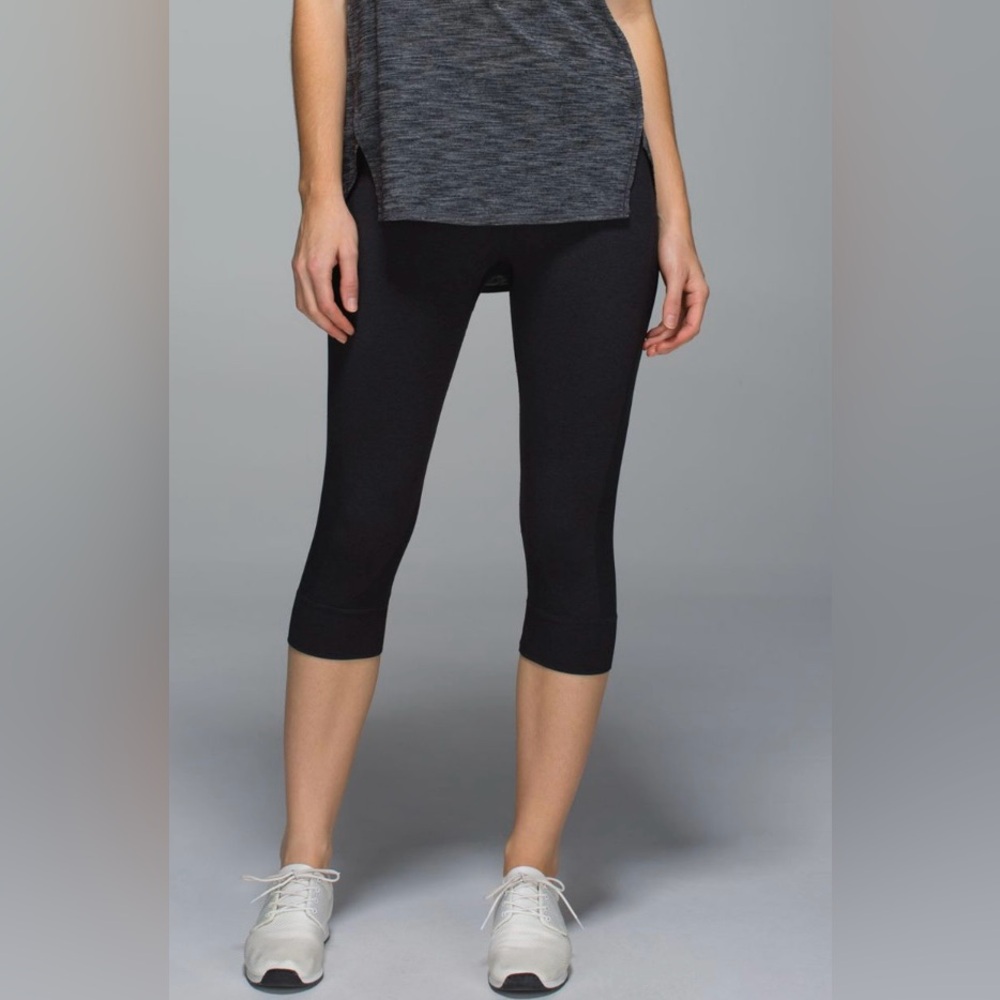 Lululemon Seamlessly Street Crop Leggings